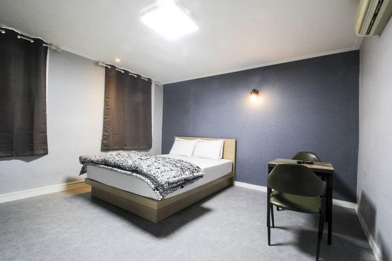 Bedroom 2, Chilgok Seokjeok Mont Blanc, Gumi