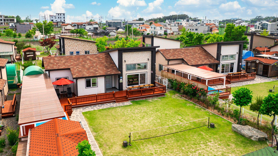 Others 3, Daebudo Sky Garden Pension, Hwaseong