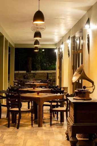 Food & Drinks 5, Huluganga Ridge, Kandy, Kundasale