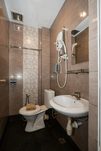Bathroom 4, Wangs Hotel Gurney Drive, Penang Island
