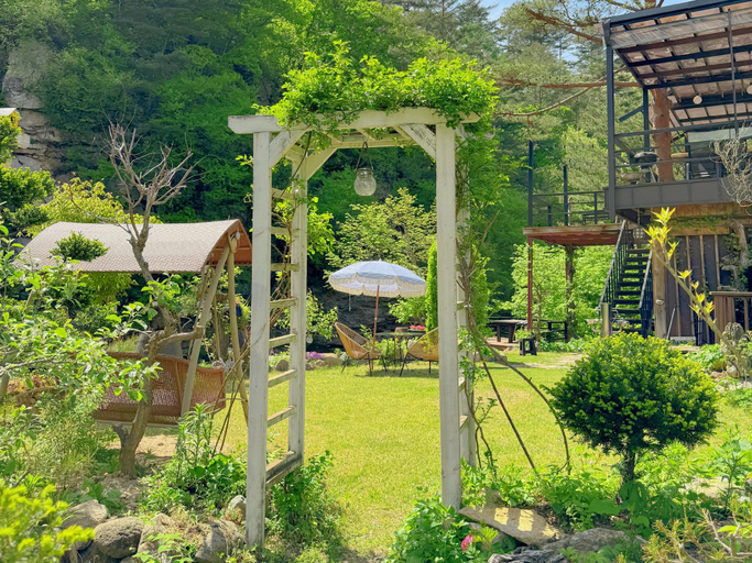 Others 5, Jeongseon Solmi Pension, Jeongseon