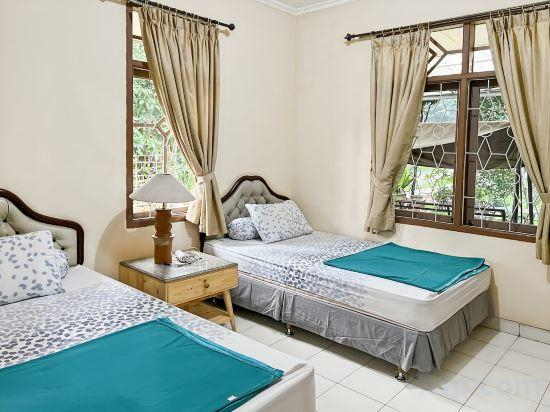 3, Large Villa Ciater 3BR near Sariater, Subang