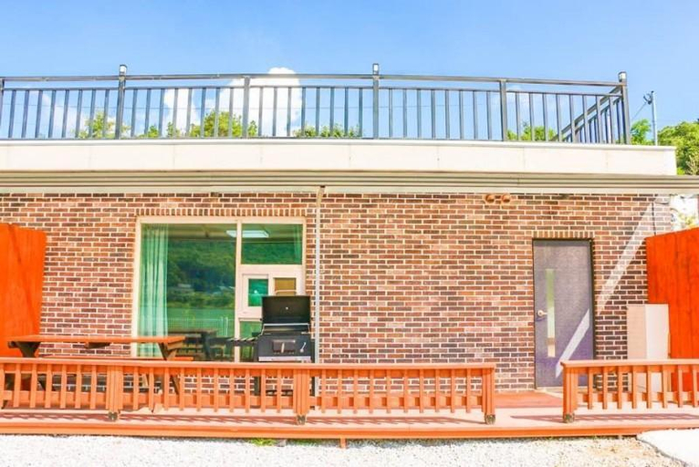 Others 5, Ganghwado Dandelion Pension, Ganghwa