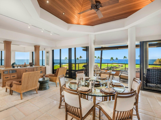 Food & Drinks 5, Mauna Lani Point,, Hawaii