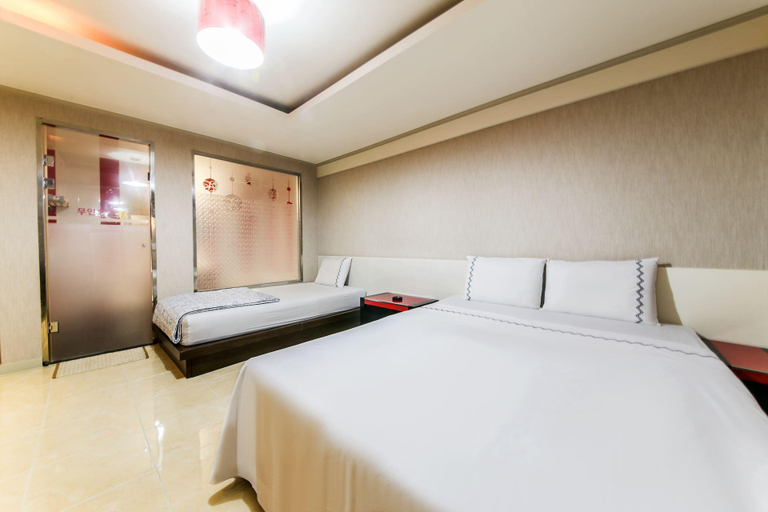 Bedroom 3, Gurye Mari Hotel, Gurye