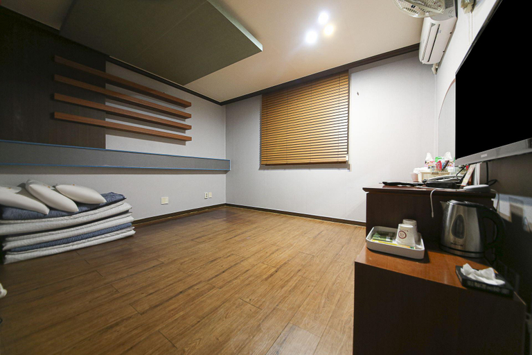 Others 5, Gyeryong Luna, Yuseong