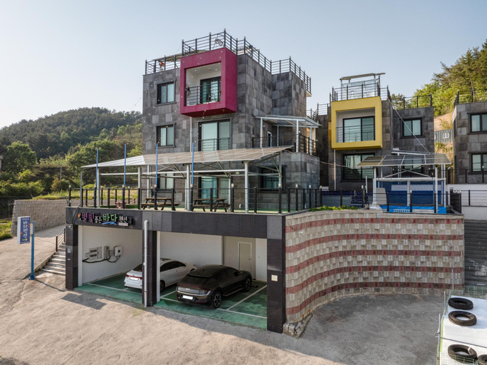 Exterior & Views 1, Changwon Byeolbitpumeun Bada Pension, Masan
