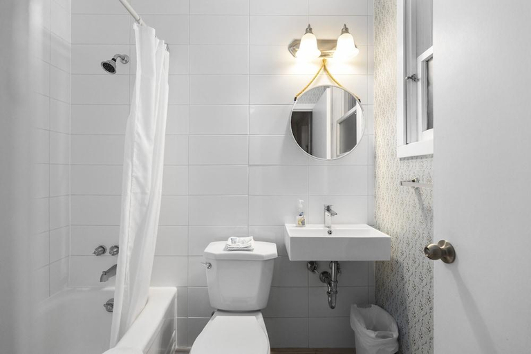 Bathroom, McCauley's Havilland Bay, Lake Superior