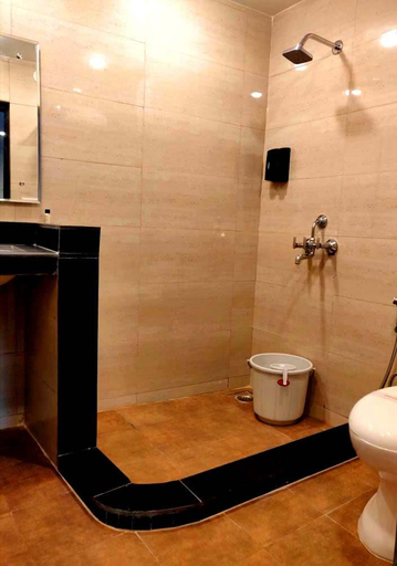 Bathroom 4, Hotel Park Mussoorie, Dehradun