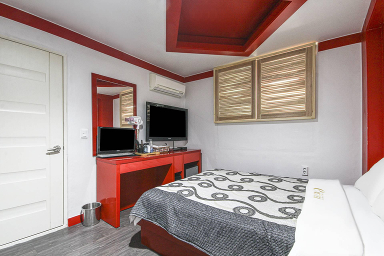 Bedroom 2, Mungyeong E, Mungyeong