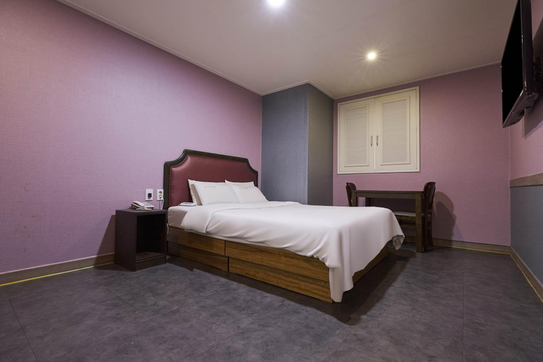 Bedroom 2, Byeongjeom Cinema, Hwaseong