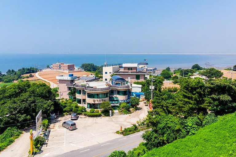 Others 3, Buan (Byeonsanbando) circle Pension, Buan