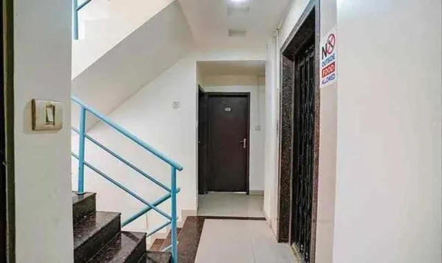 Public Area 3, FabHotel Destination 42, Pune