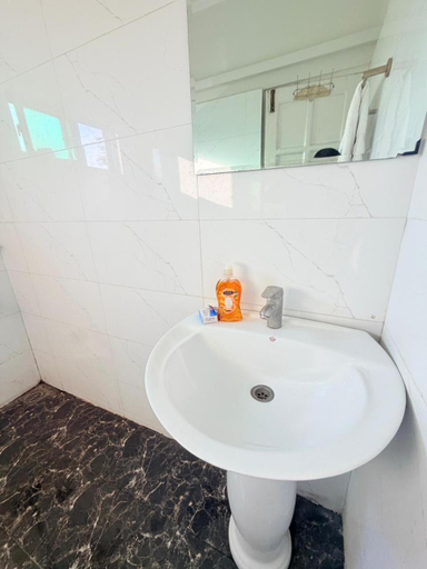 Bathroom 3, Atlas Gold Hotel, Islamabad
