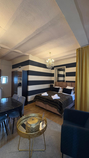 Others 2, Ehli Keyf Hotel, Fatih