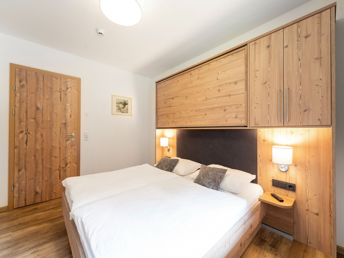 Bedroom 2, Chalet in Saalbach near Ski Slopes, Zell am See