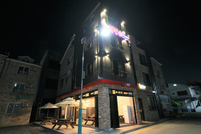 Others 2, Boryeong Starlight Pension, Boryeong