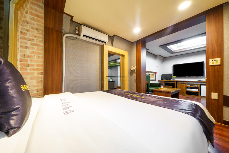 Bedroom 4, Jecheon Imperial Motel, Jecheon