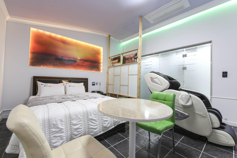 Bedroom 2, Yeongwol Apple Tree Motel, Yeongwol