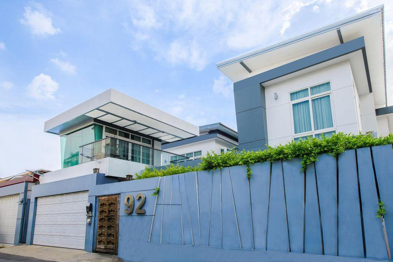 5, Luxury Pure Modern Pool Villa 5Bed Nr BTSCentral, Wang Thonglang