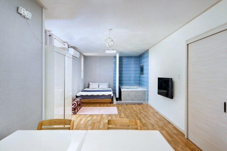 Others 3, Spa pension in the forest of Gapyeong, Gapyeong