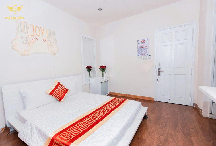 Bedroom 3, Phu Gia Hotel 563 Nguyen Thi Thap, District 7