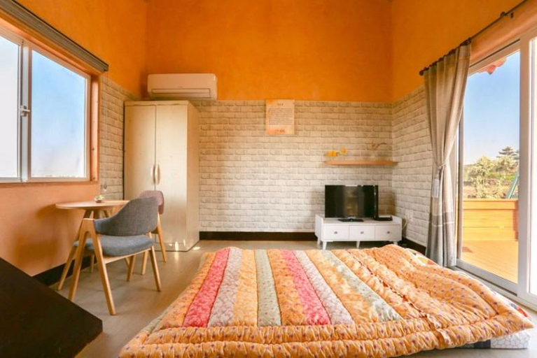 Bedroom 2, Bijarim Midam Pension, Jeju