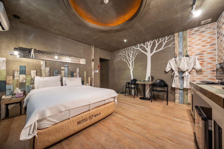 Bedroom 2, Paju Eros, Paju