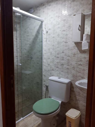 Bathroom 3, Harmonia JKL suite container vermelha, Ubatuba