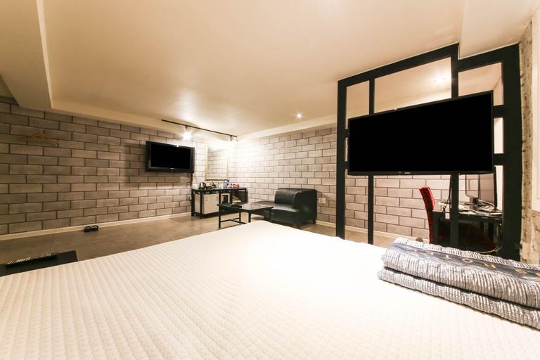 Bedroom 3, Busan Oncheonjang JS, Dongnae