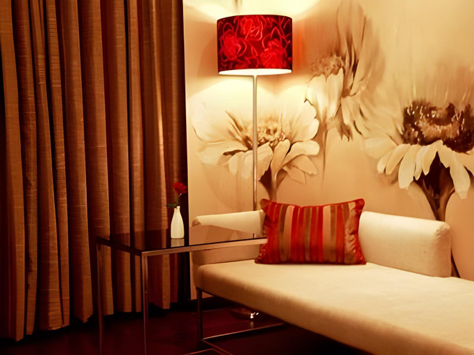 Bedroom 2, The Gaur Chandigarh, Chandigarh