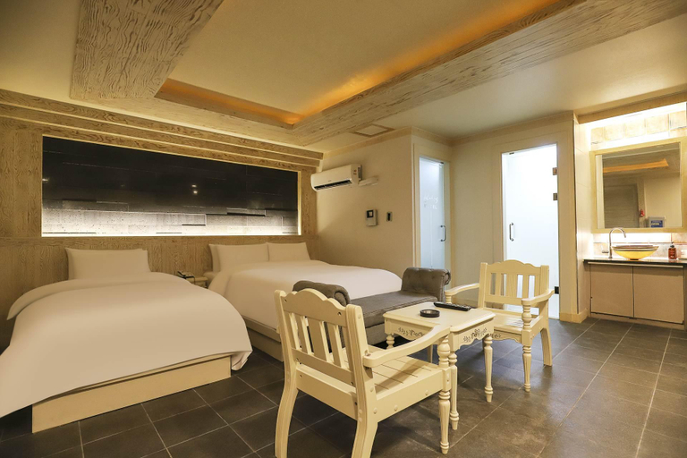 Bedroom 3, Daejeon Yongjoen Bobos Hotel, Dong