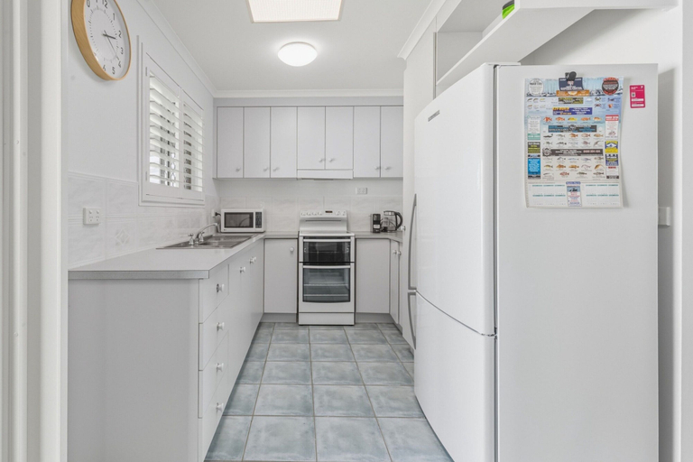 Bathroom 5, Bright 3-bed Retreat Near Beaches, Hervey Bay - Pt A