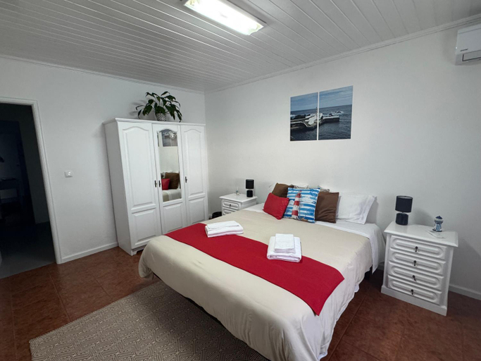 Bedroom 3, "Apartamentos do Farol" com vista para o mar, Santa Cruz das Flores