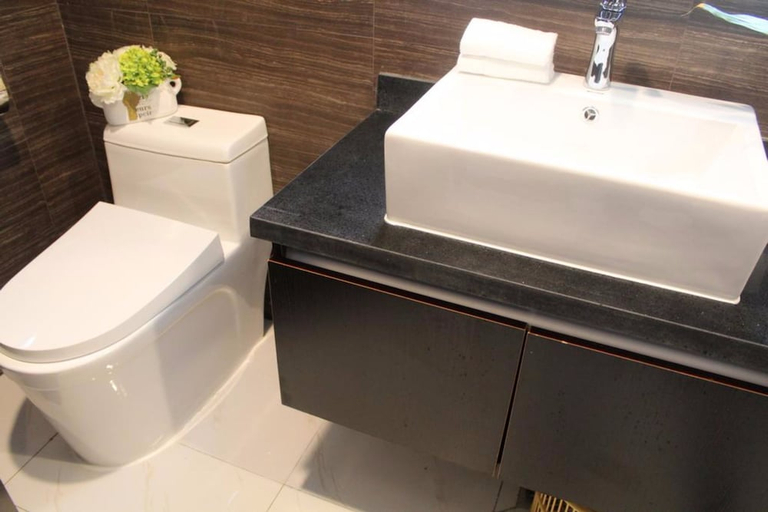 Bathroom, Days Inn Business Place Goldwin Yantai, Yantai