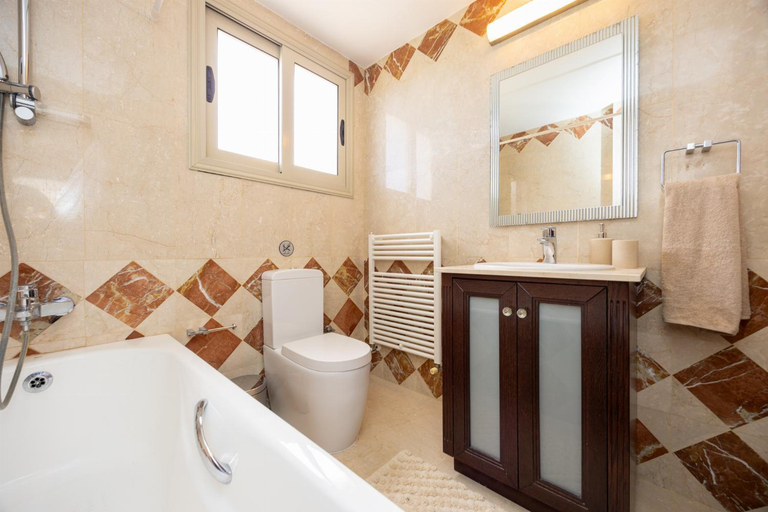 Facilities 3, Villa Lefkos