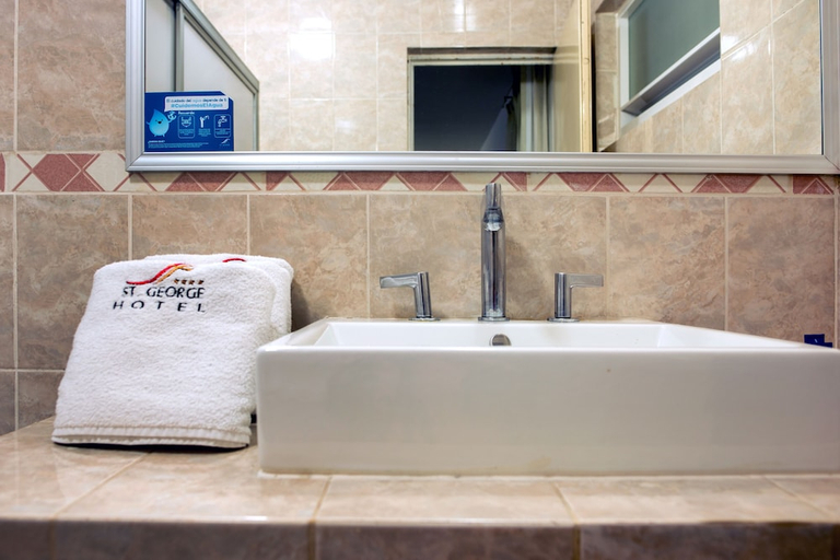 Bathroom 3, St George Hotel, Celaya