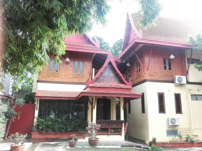 Exterior 4, Luang Chumni Village, Bang Pa-In
