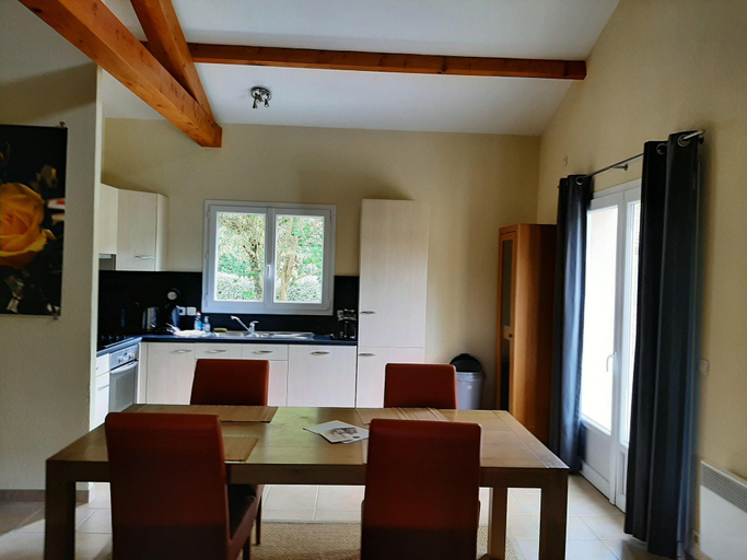 Others 2, Villa in Parthenay With Private Garden, Deux-Sèvres