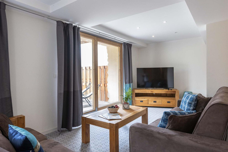 Others 2, Chalet in Paradiski With Spa & Stunning Views, Savoie