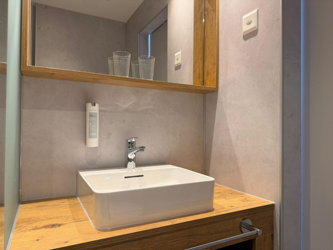 Bathroom 4, Hotel Drei Konige, Plessur