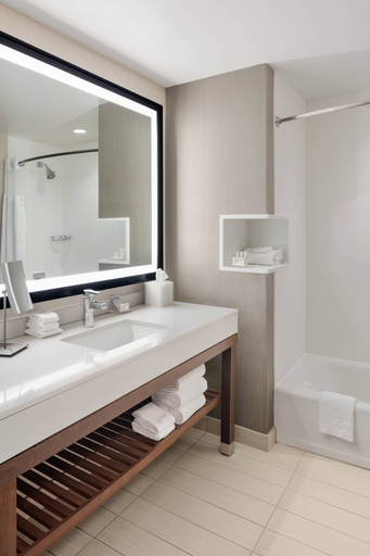 Bathroom 3, Courtyard Portland Downtown/Waterfront, Cumberland