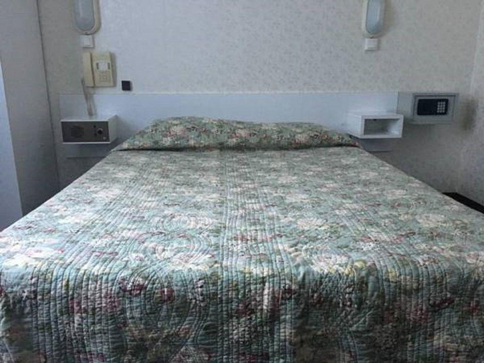 Bedroom 3, Green Park Hotel, Paris