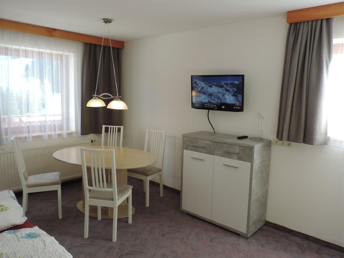 Others 5, Apartment in Ischgl near Ski Lift, Landeck
