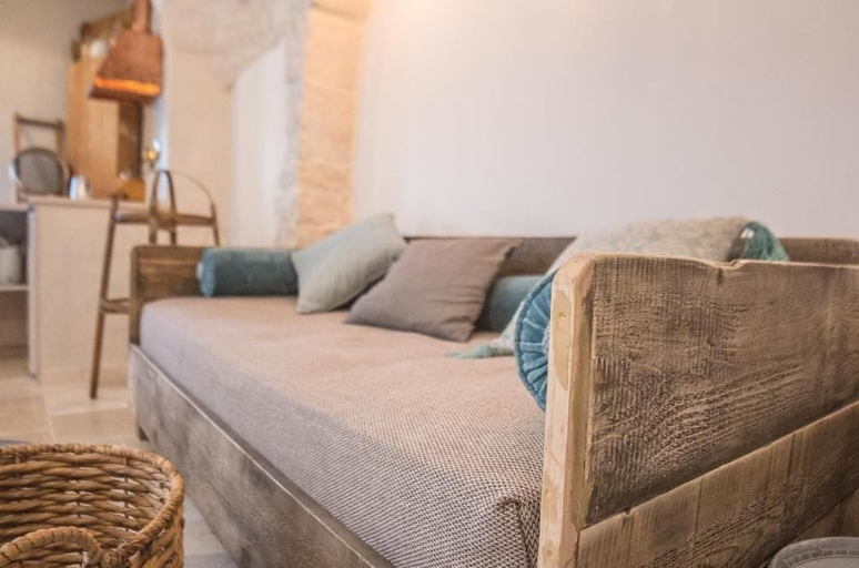 Living area 2, Navolte Trulli e Piscina, Bari