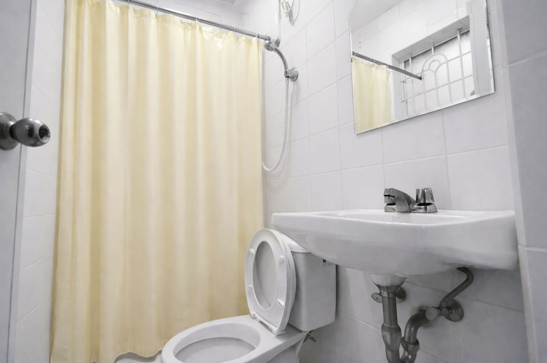 Bathroom 4, Yuj Inn Pasay, Pasay City