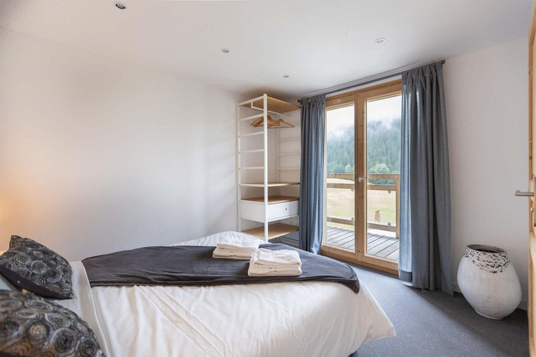 Others 4, Chalet in Paradiski With Spa and Mountain Views, Savoie