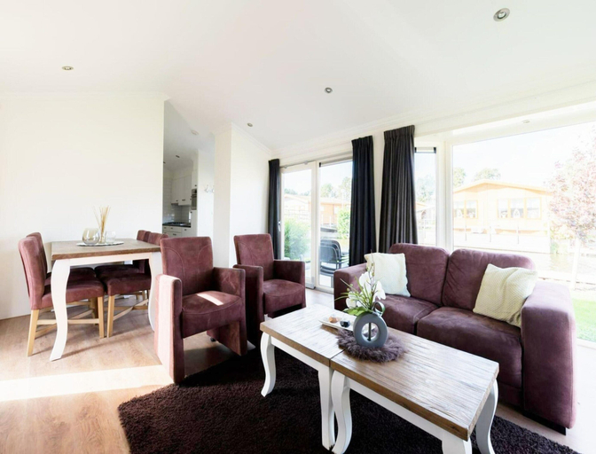 Living room, Chalet w/ Garden in Zaan Style, Graft-De Rijp