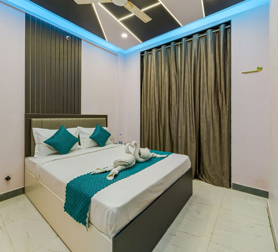 Room 5, Hotel Majestic Royal Akkalkot, Solapur