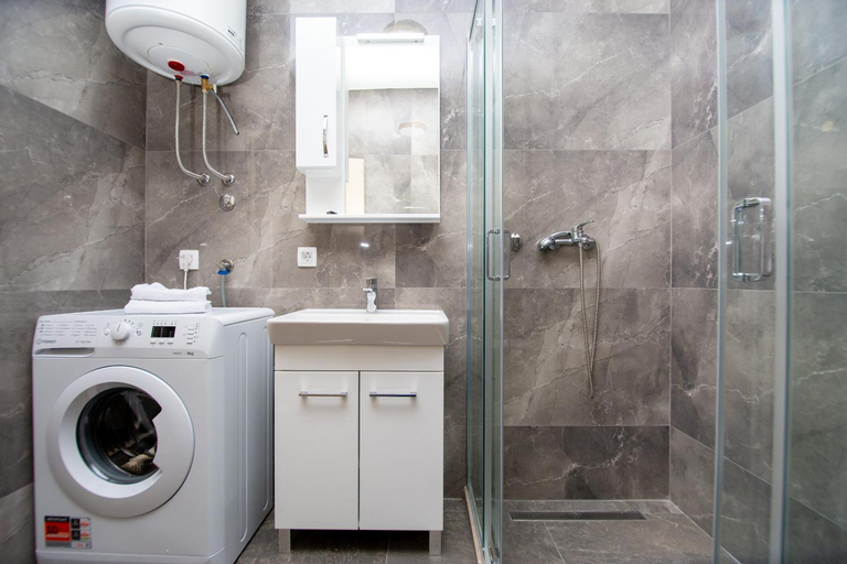 Bathroom 3, Nina Apartments Prcanj